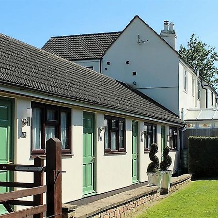 Hope Orchard Bed & Breakfast Cheltenham Exterior photo